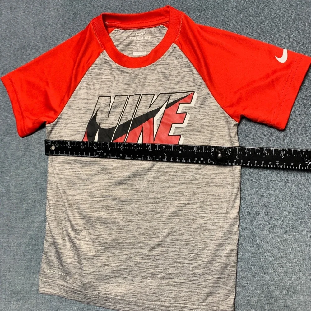 Nike Dri-Fit Raglan T-Shirt Boys 7 Red Gray Space Dye Swoosh Logo Athletic Cut